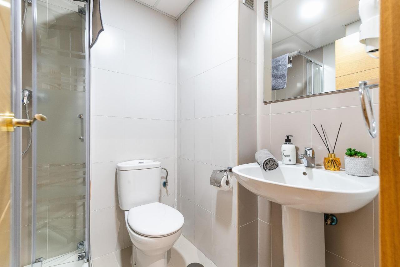 Modern Beach Apartment Valparaiso With Parking Málaga Kültér fotó